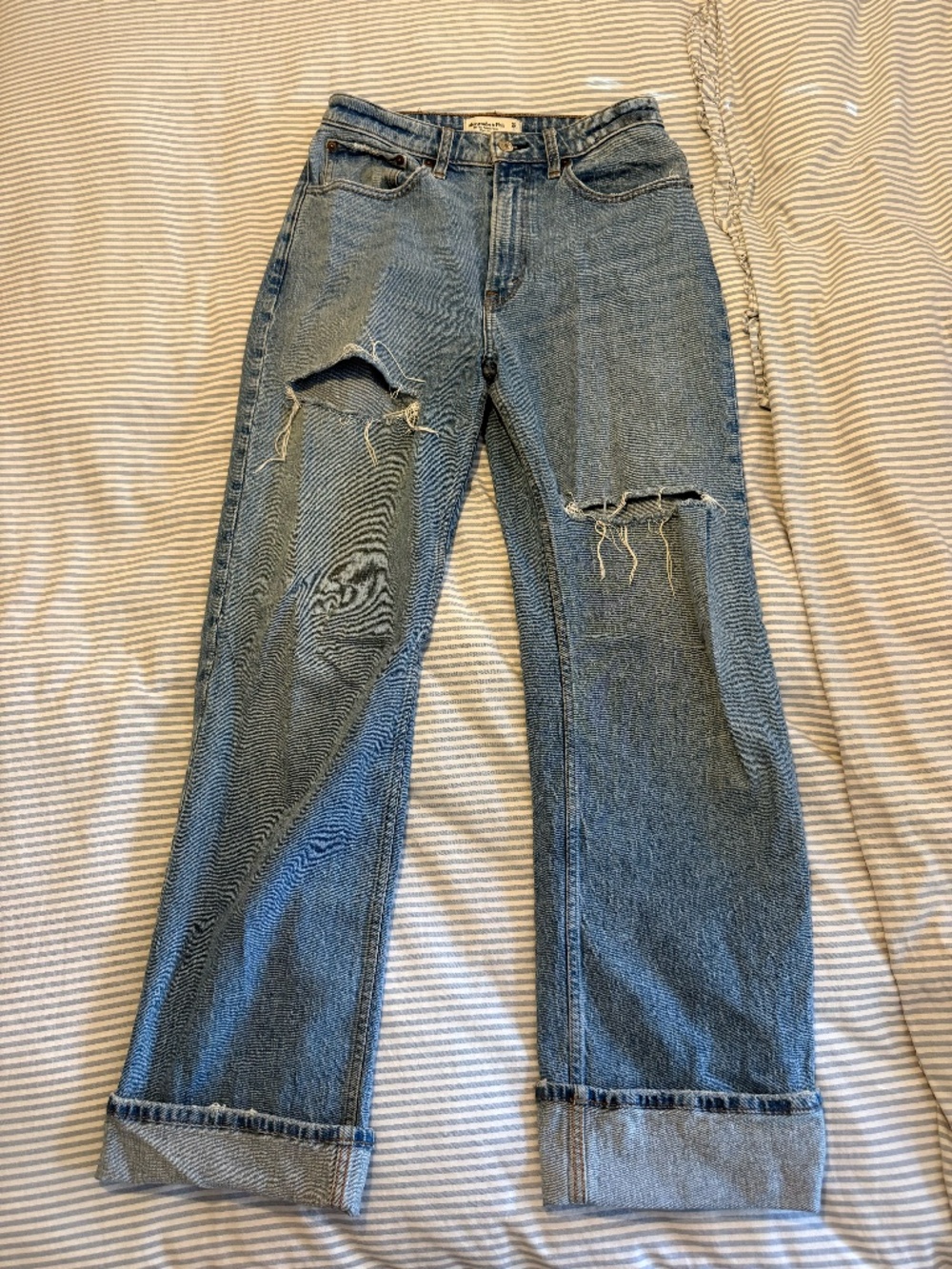 Abercrombie and Fitch 90s Relaxed Jean High Rise Size 27